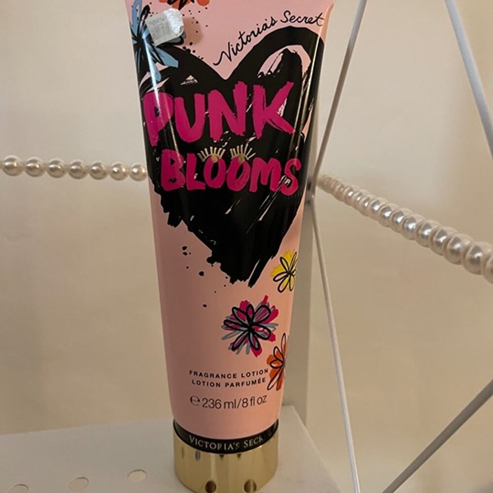 Victoria’s Secret Punk Blooms Fragrance lotion New